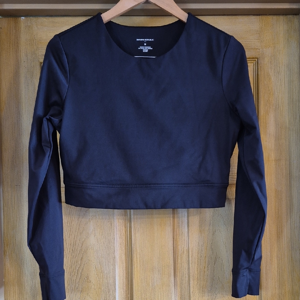 Banana Republic Long Sleeve Black Crop Top Nylon Spandex Medium Quick Dry Gym